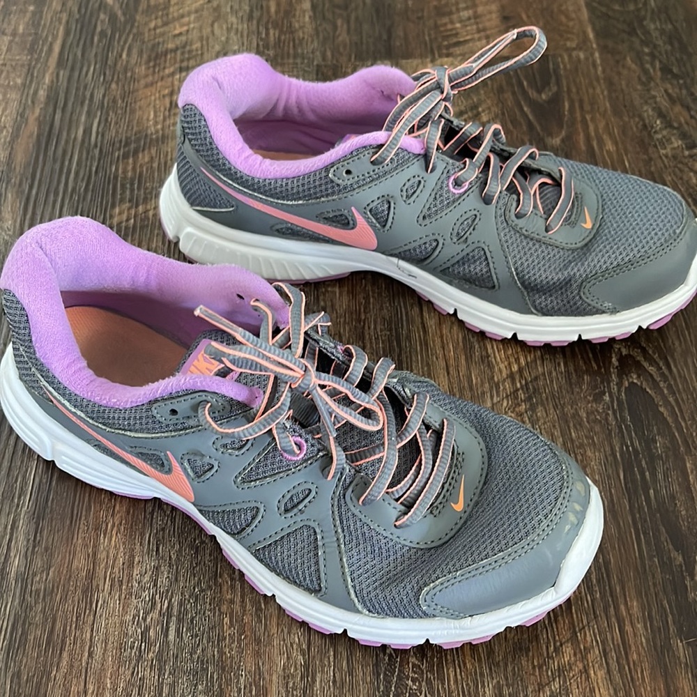 Nike Revolution 2 | Womens | Grey/Purple/Orange Athletic Running Shoes size 8.5 - Picture 3 of 6